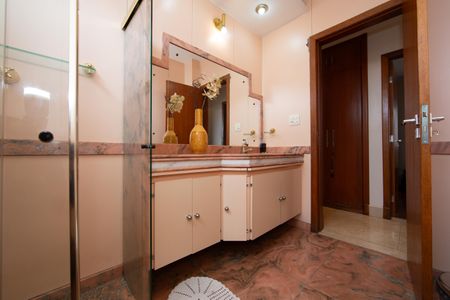 Apartamento à venda com 275m², 3 quartos e 3 vagas Apartamento à venda com 275m², 3 quartos e 3 vagasBANHEIRO2