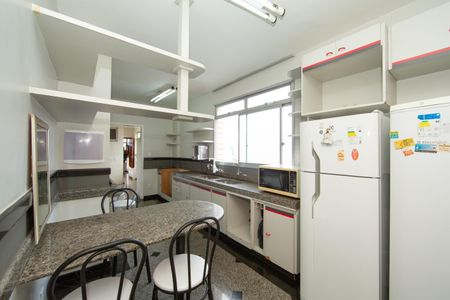 Apartamento à venda com 275m², 3 quartos e 3 vagas Apartamento à venda com 275m², 3 quartos e 3 vagasCOZINHA