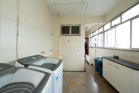 Apartamento à venda com 275m², 3 quartos e 3 vagas Apartamento à venda com 275m², 3 quartos e 3 vagasAREA DE SERVICO