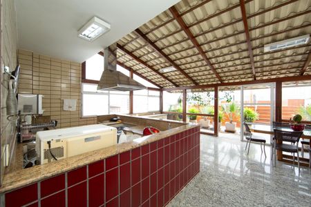 Apartamento à venda com 275m², 3 quartos e 3 vagas Apartamento à venda com 275m², 3 quartos e 3 vagasCOBERTURA