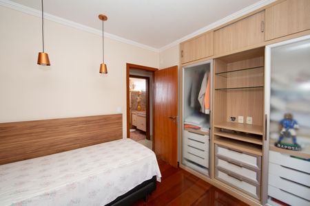 Apartamento à venda com 275m², 3 quartos e 3 vagas Apartamento à venda com 275m², 3 quartos e 3 vagasQUARTO2
