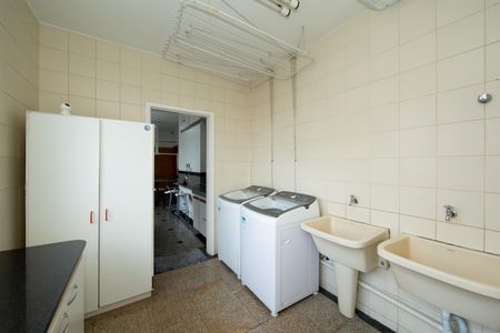 Apartamento à venda com 275m², 3 quartos e 3 vagas Apartamento à venda com 275m², 3 quartos e 3 vagasAREA DE SERVICO