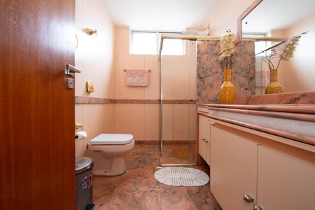 Apartamento à venda com 275m², 3 quartos e 3 vagas Apartamento à venda com 275m², 3 quartos e 3 vagasBANHEIRO2