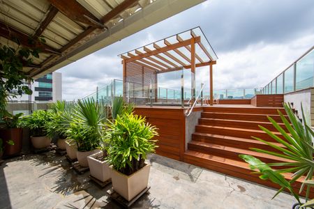 Apartamento à venda com 275m², 3 quartos e 3 vagas Apartamento à venda com 275m², 3 quartos e 3 vagasCOBERTURA