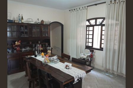 Casa à venda com 3 quartos, 238m² em Vila Bancaria Munhoz, São Paulo