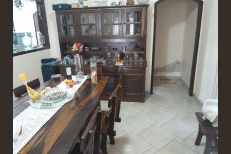 Casa à venda com 3 quartos, 238m² em Vila Bancaria Munhoz, São Paulo