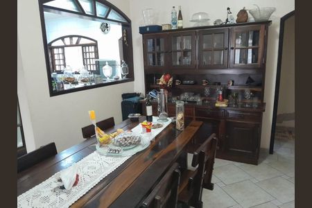 Casa à venda com 3 quartos, 238m² em Vila Bancaria Munhoz, São Paulo