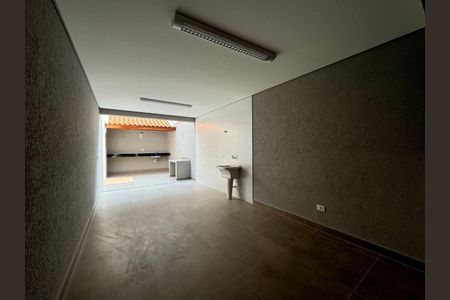 Casa à venda com 3 quartos, 180m² em Parque Sao Domingos, São Paulo