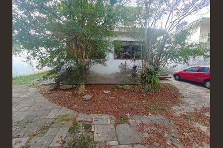 Casa à venda com 250m², 4 quartos e sem vaga