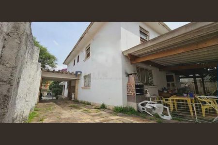Casa à venda com 250m², 4 quartos e sem vaga