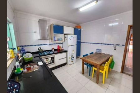 Casa à venda com 2 quartos, 115m² em Vila Iorio, São Paulo