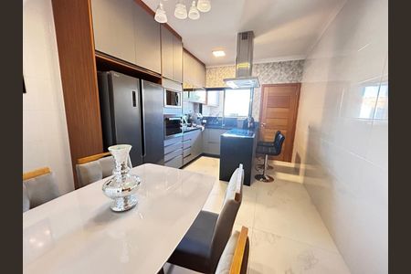 Casa à venda com 3 quartos, 160m² em Parque Sao Domingos, São Paulo