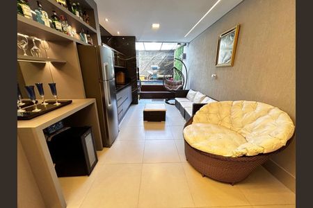 Casa à venda com 3 quartos, 160m² em Parque Sao Domingos, São Paulo