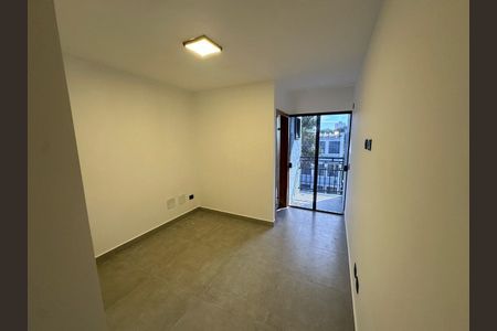 Casa à venda com 3 quartos, 160m² em Vila Constança, São Paulo