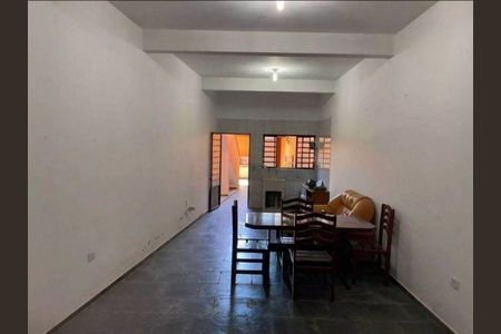 Casa à venda com 3 quartos, 188m² em Jardim Monte Alegre, São Paulo