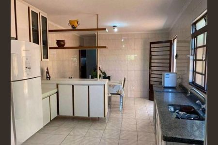 Casa à venda com 3 quartos, 188m² em Jardim Monte Alegre, São Paulo