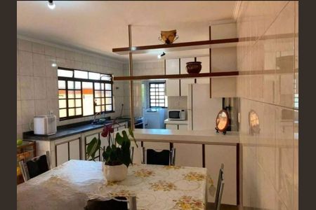 Casa à venda com 3 quartos, 188m² em Jardim Monte Alegre, São Paulo