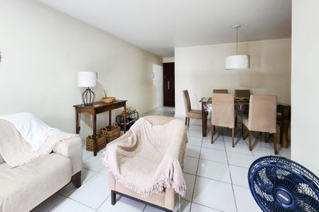 Apartamento à venda com 72m², 3 quartos e sem vaga Apartamento à venda com 72m², 3 quartos e sem vagaSala