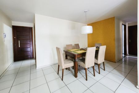 Apartamento à venda com 72m², 3 quartos e sem vaga Apartamento à venda com 72m², 3 quartos e sem vagaSala