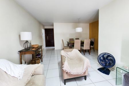 Apartamento à venda com 72m², 3 quartos e sem vaga Apartamento à venda com 72m², 3 quartos e sem vagaSala