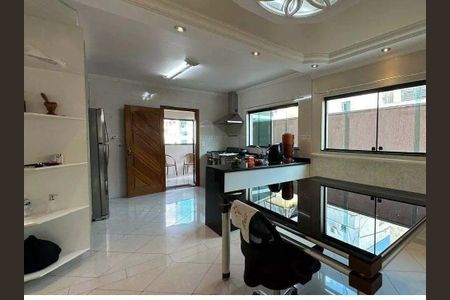 Casa à venda com 3 quartos, 241m² em Chácara Inglesa, São Paulo