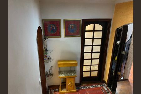 Casa à venda com 3 quartos, 350m² em Parque Maria Domitila, São Paulo