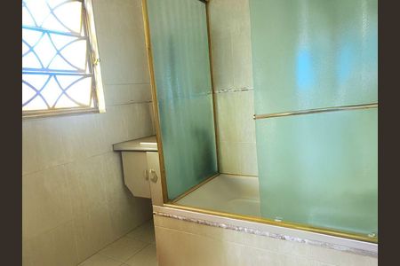 Casa à venda com 3 quartos, 350m² em Parque Maria Domitila, São Paulo