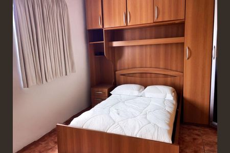 Casa à venda com 3 quartos, 350m² em Parque Maria Domitila, São Paulo