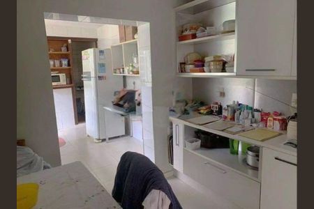 Casa à venda com 4 quartos, 130m² em Lapa de Baixo, São Paulo