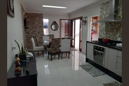Casa à venda com 3 quartos, 180m² em Parque Sao Domingos, São Paulo