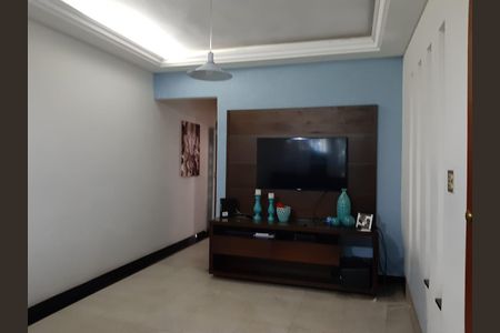 Casa à venda com 3 quartos, 180m² em Parque Sao Domingos, São Paulo