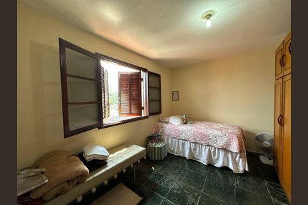 Casa à venda com 3 quartos, 237m² em Parque Sao Domingos, São Paulo