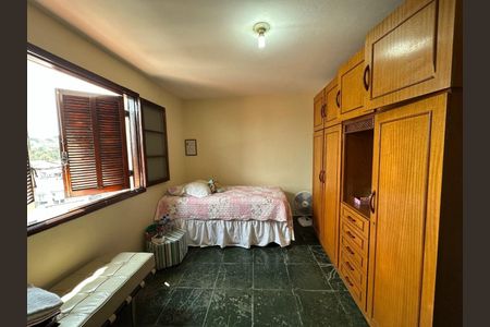 Casa à venda com 3 quartos, 237m² em Parque Sao Domingos, São Paulo