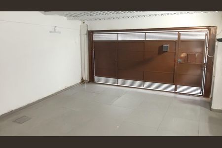 Casa à venda com 3 quartos, 220m² em Parque Sao Domingos, São Paulo