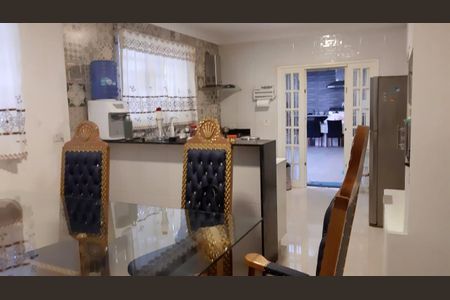 Casa à venda com 3 quartos, 220m² em Parque Sao Domingos, São Paulo