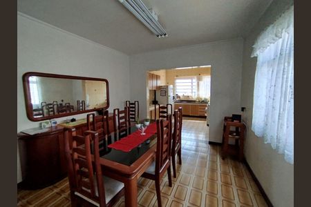 Casa à venda com 3 quartos, 196m² em Parque Maria Domitila, São Paulo