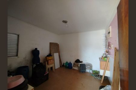 Casa à venda com 3 quartos, 196m² em Parque Maria Domitila, São Paulo