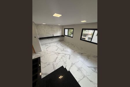 Casa à venda com 2 quartos, 109m² em Vila Mangalot, São Paulo