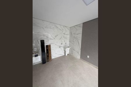 Casa à venda com 2 quartos, 109m² em Vila Mangalot, São Paulo