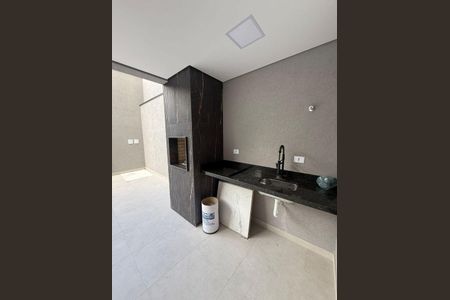 Casa à venda com 2 quartos, 109m² em Vila Mangalot, São Paulo