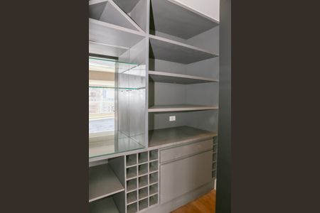 Apartamento à venda com 175m², 3 quartos e 4 vagasAdega