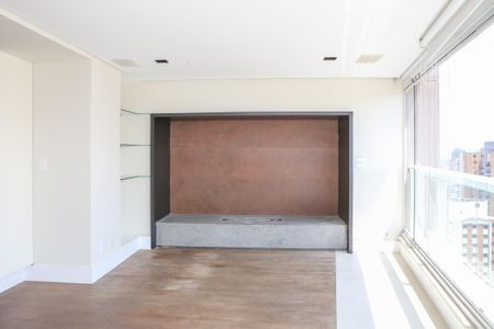 Sala e Sacada de apartamento à venda com 3 quartos, 175m² em Perdizes, São Paulo