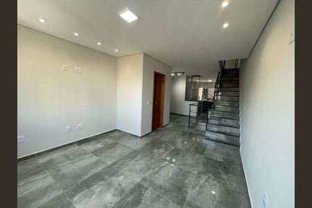 Casa à venda com 3 quartos, 100m² em Jardim Mariliza, São Paulo