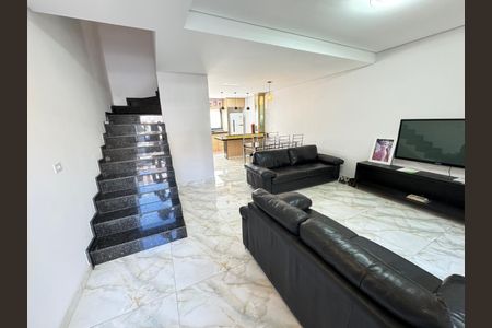 Casa à venda com 3 quartos, 150m² em Vila Pereira Cerca, São Paulo