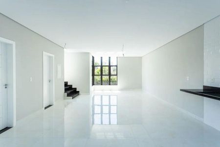 Casa à venda com 3 quartos, 210m² em Vila Albertina, São Paulo