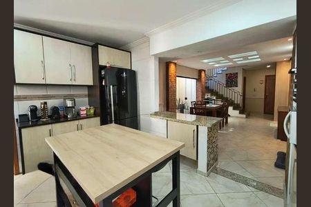 Casa à venda com 3 quartos, 230m² em Vila Romana, São Paulo