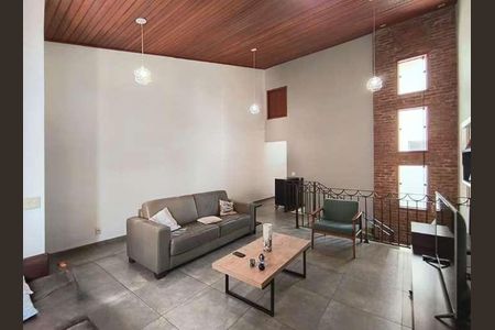 Casa à venda com 3 quartos, 230m² em Vila Romana, São Paulo