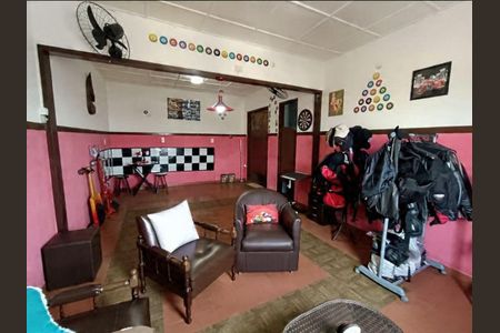 Casa à venda com 5 quartos, 200m² em Vila Palmeiras, São Paulo