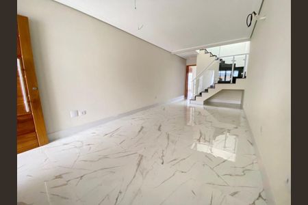 Casa à venda com 3 quartos, 130m² em Parque Sao Domingos, São Paulo