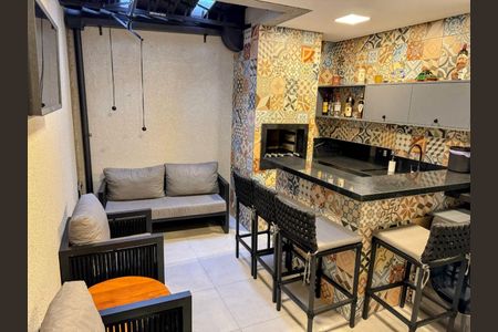 Casa à venda com 3 quartos, 206m² em Parque Sao Domingos, São Paulo